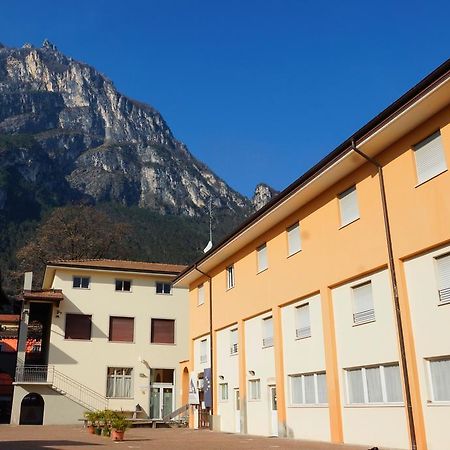 Ostello Della Gioventu Benacus Riva del Garda Buitenkant foto