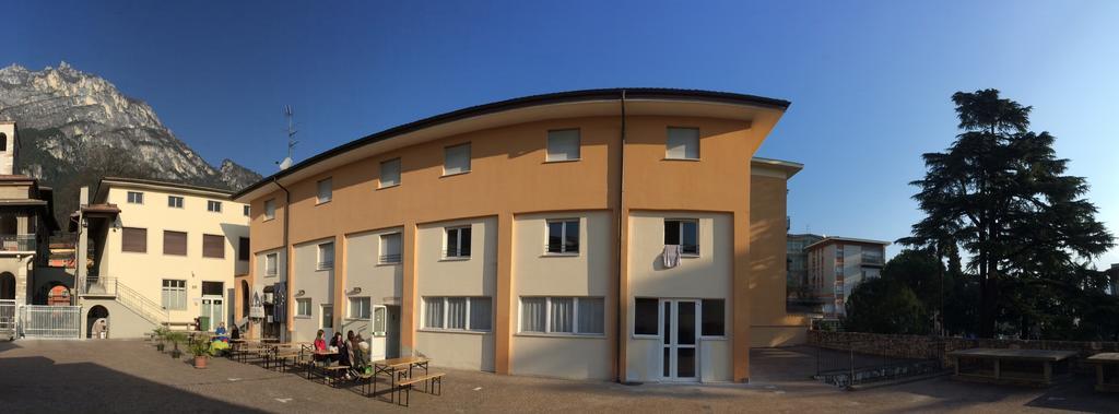 Ostello Della Gioventu Benacus Riva del Garda Buitenkant foto