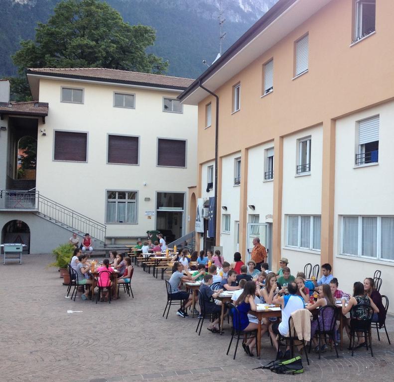 Ostello Della Gioventu Benacus Riva del Garda Buitenkant foto