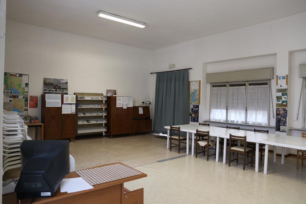 Ostello Della Gioventu Benacus Riva del Garda Buitenkant foto