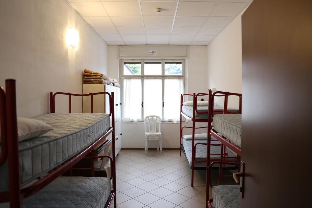 Ostello Della Gioventu Benacus Riva del Garda Buitenkant foto
